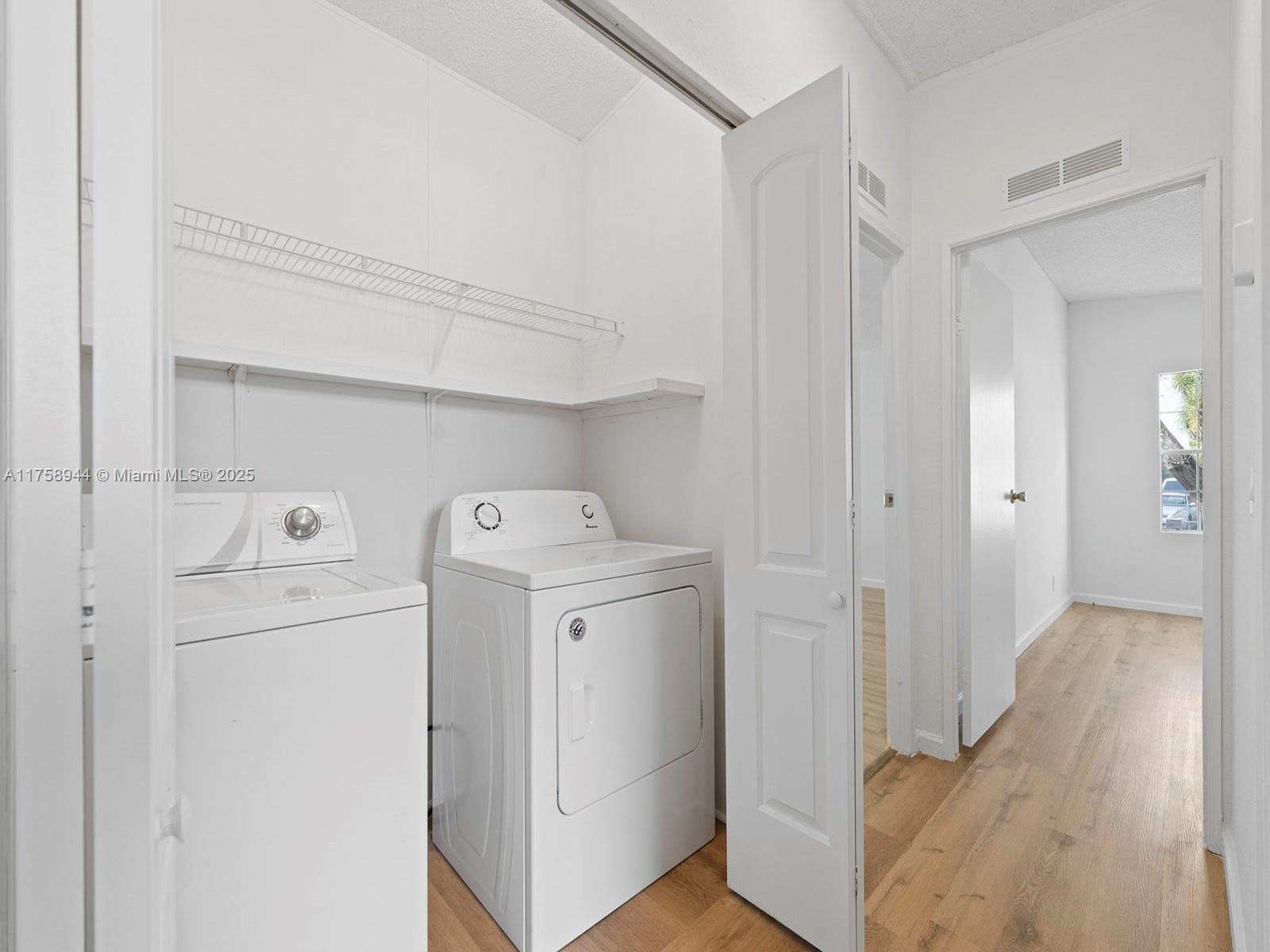 GATEWAY ESTATES PARK COND - Residential