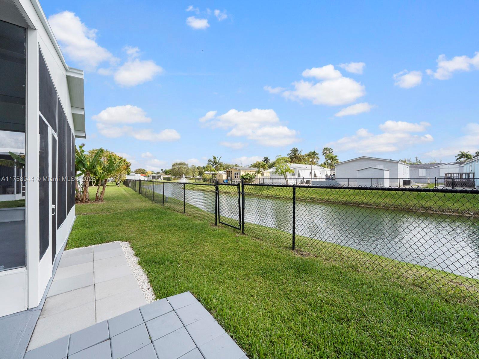 GATEWAY ESTATES PARK COND - Residential