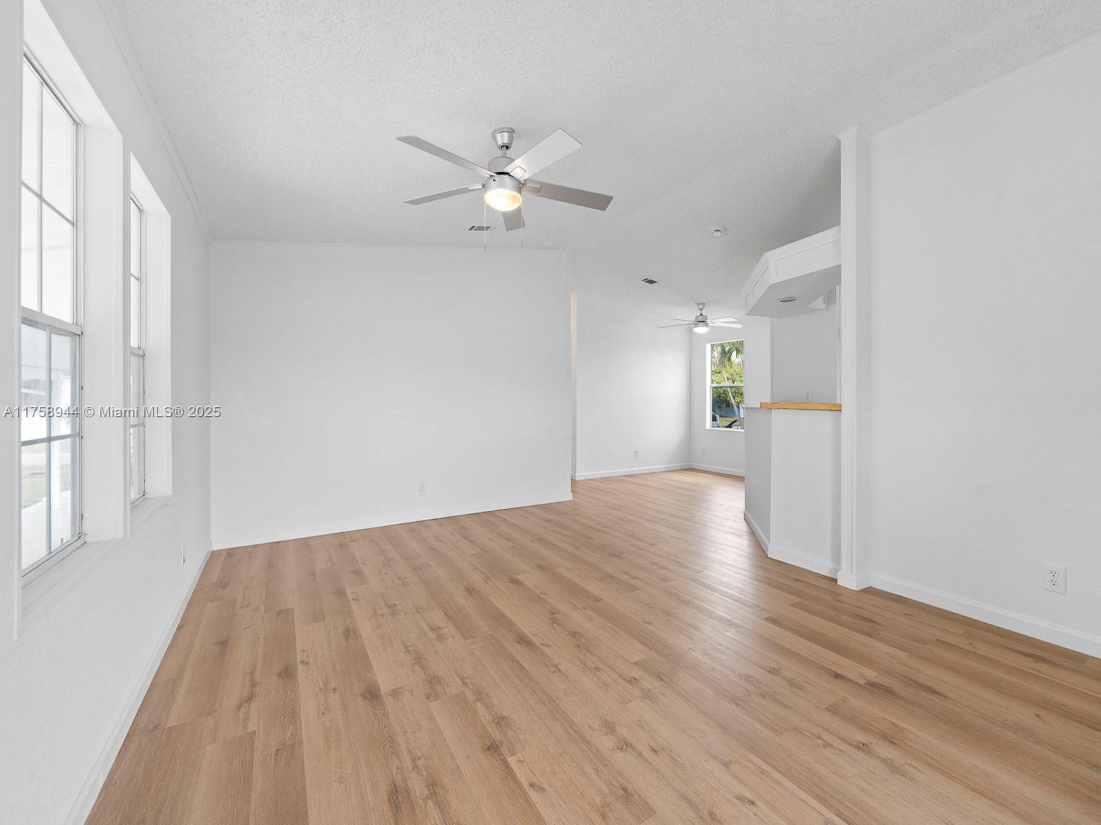 GATEWAY ESTATES PARK COND - Residential