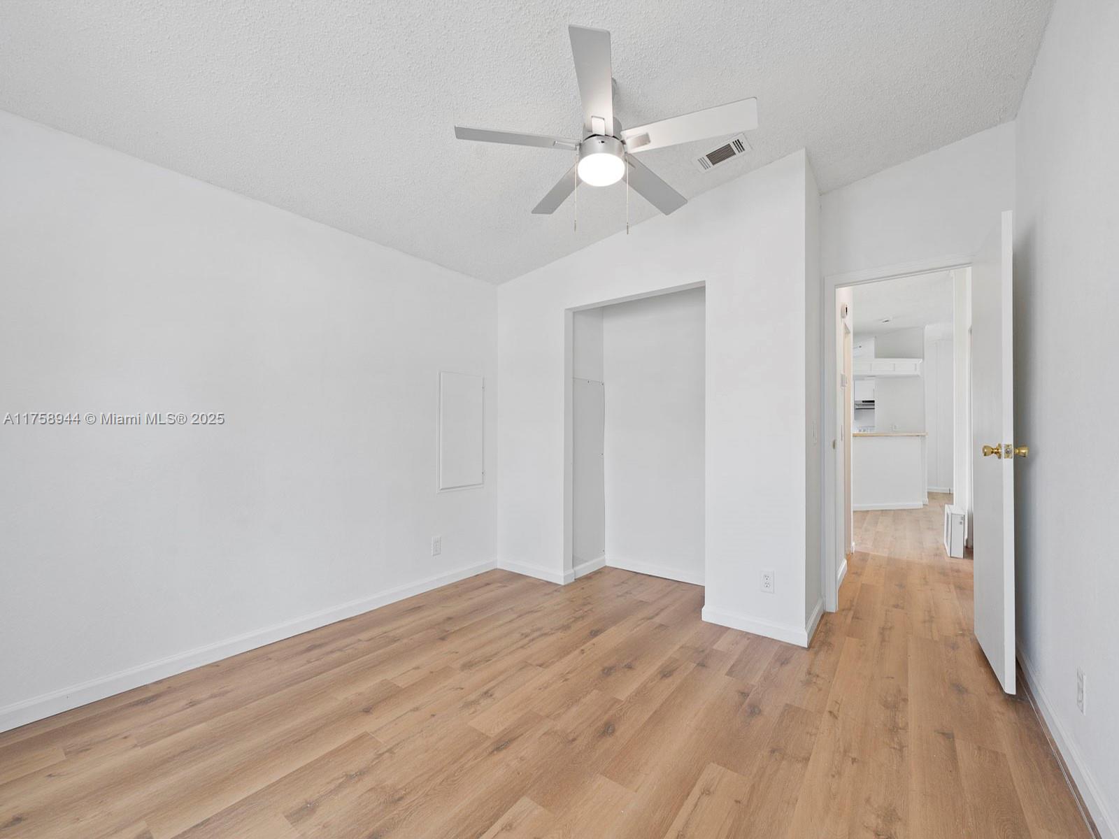 GATEWAY ESTATES PARK COND - Residential