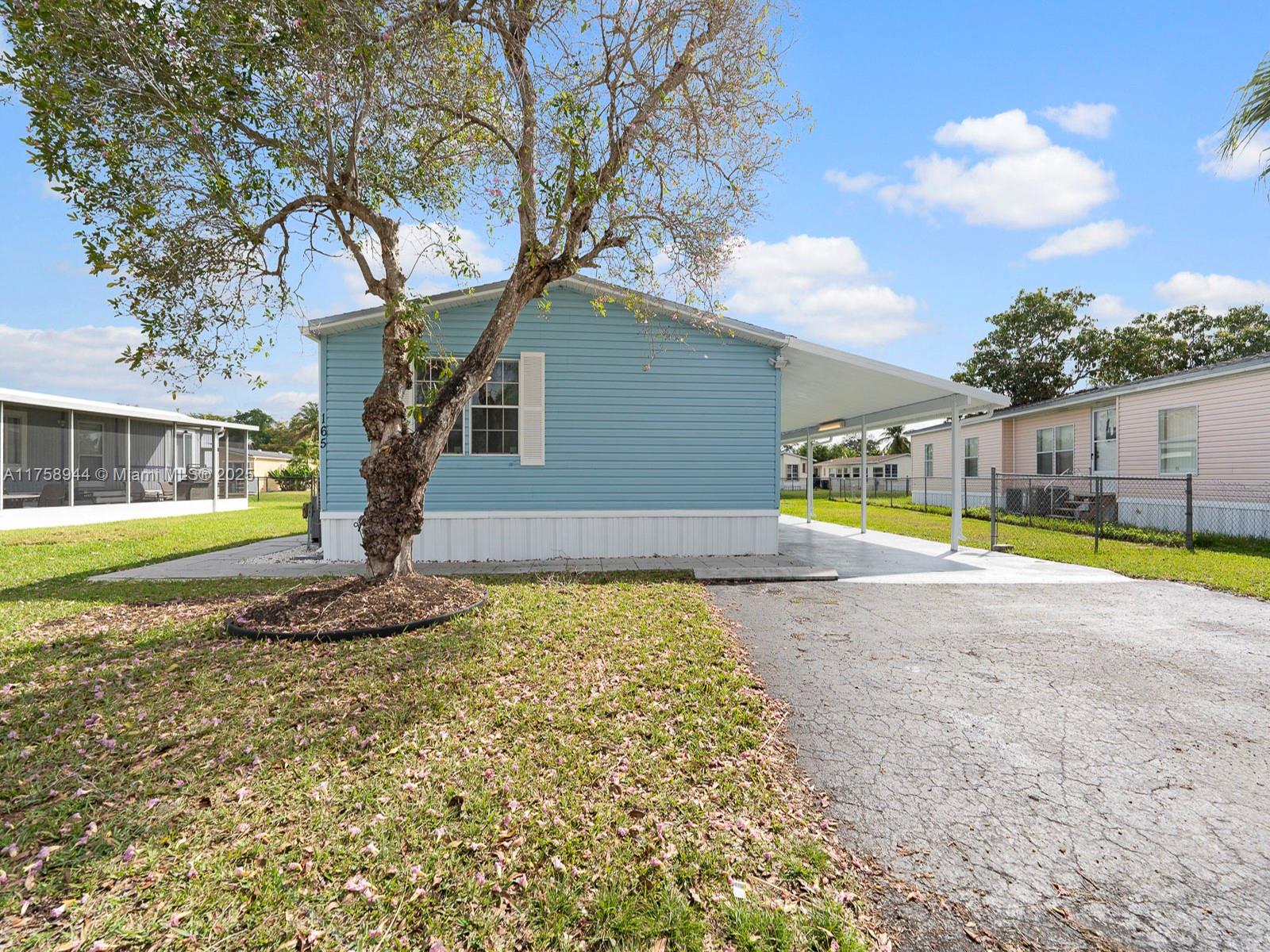 GATEWAY ESTATES PARK COND - Residential