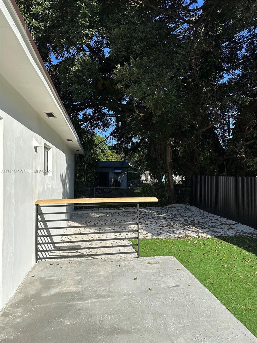 PINE HIGHLANDS - Residential