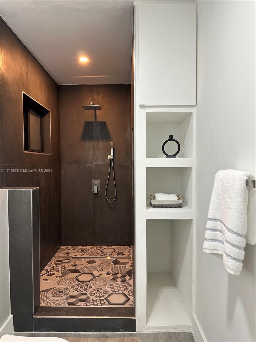 PINE HIGHLANDS - Residential
