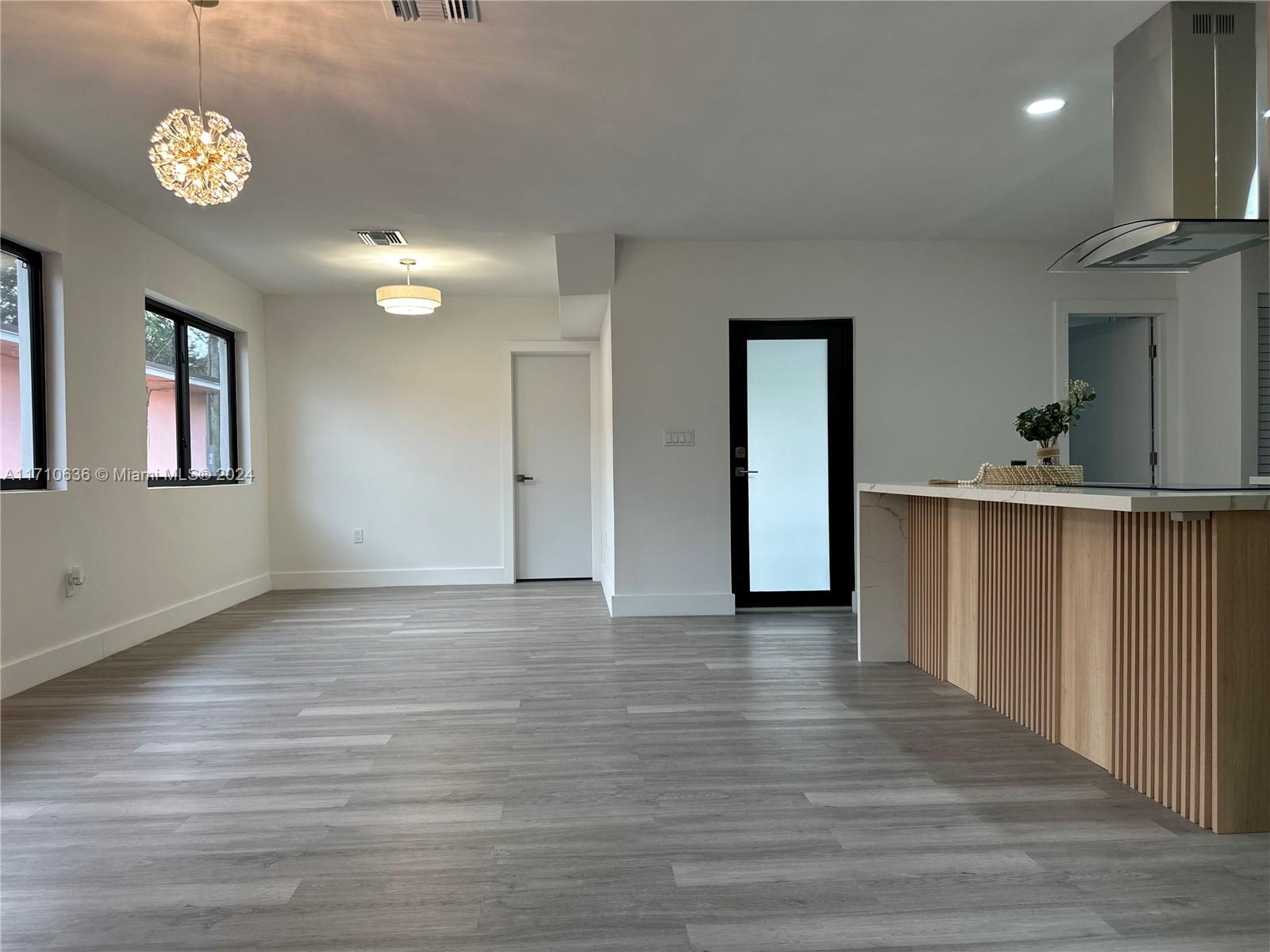 PINE HIGHLANDS - Residential