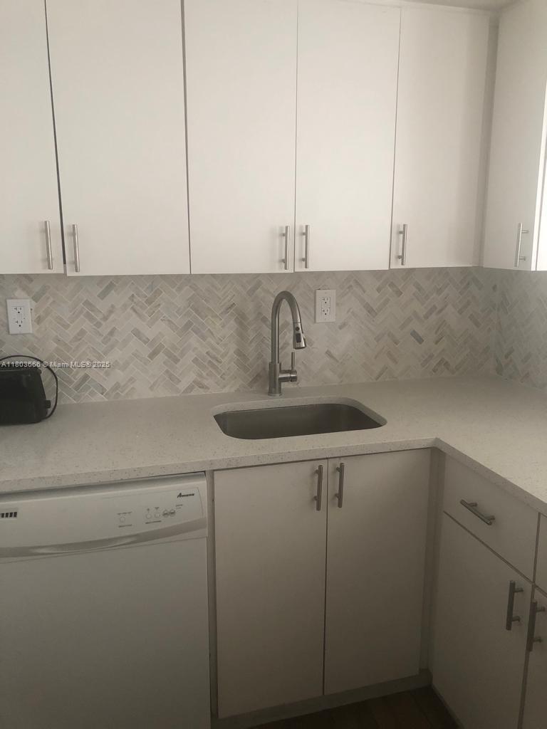 CARIBBEAN BREEZE CONDO - Residential