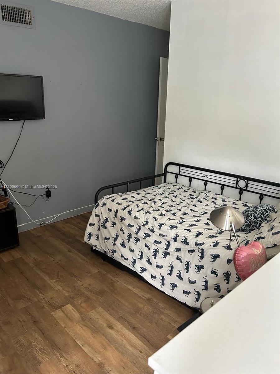 CARIBBEAN BREEZE CONDO - Residential