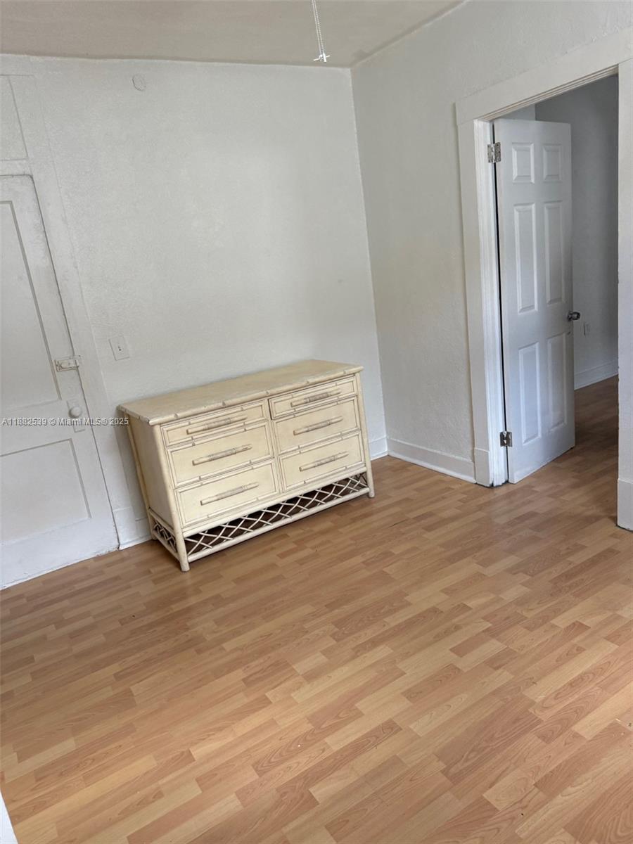 TOWN OF MODELO (DANIA) B- - Residential Lease