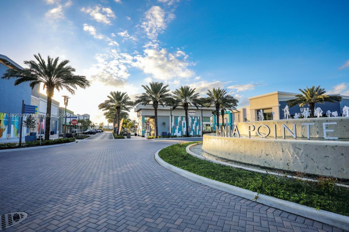 TOWN OF MODELO (DANIA) B- - Residential Lease