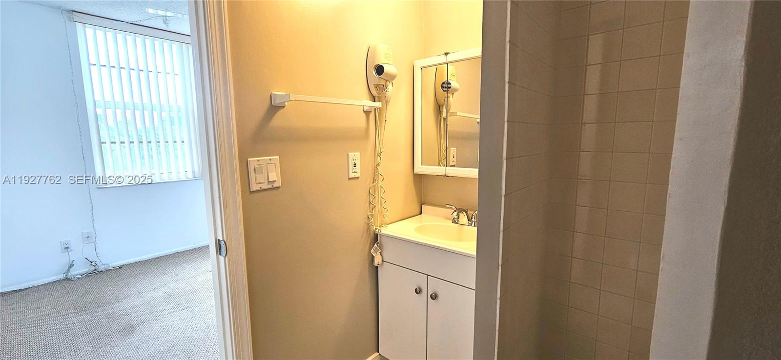 POINCIANA 5 OF PINE ISLAN - Residential Lease