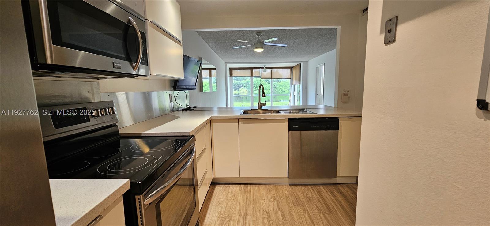 POINCIANA 5 OF PINE ISLAN - Residential Lease