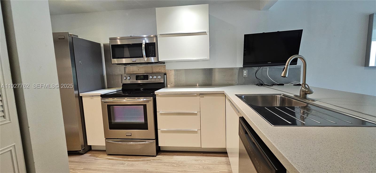 POINCIANA 5 OF PINE ISLAN - Residential Lease