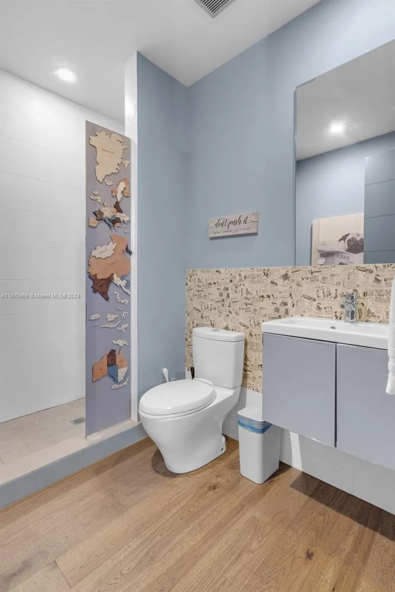 Key Biscayne, Florida 33149, United States, 5 Bedrooms Bedrooms, ,6 BathroomsBathrooms,Residential,Active,90237