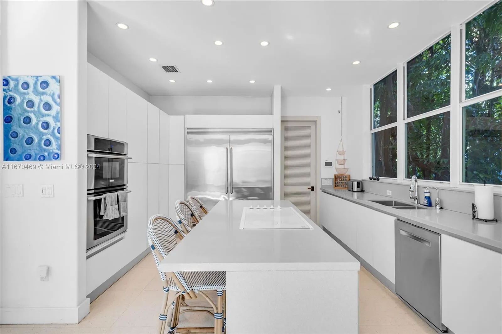 Key Biscayne, Florida 33149, United States, 5 Bedrooms Bedrooms, ,6 BathroomsBathrooms,Residential,Active,90237