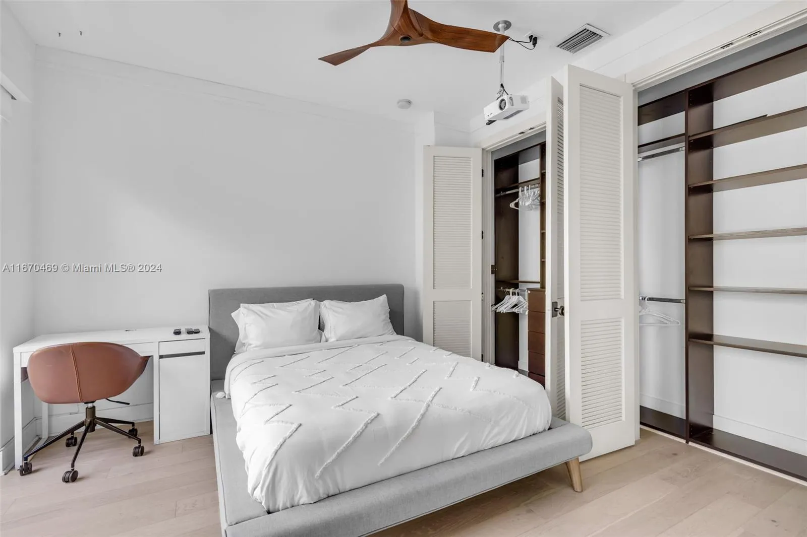 Key Biscayne, Florida 33149, United States, 5 Bedrooms Bedrooms, ,6 BathroomsBathrooms,Residential,Active,90237