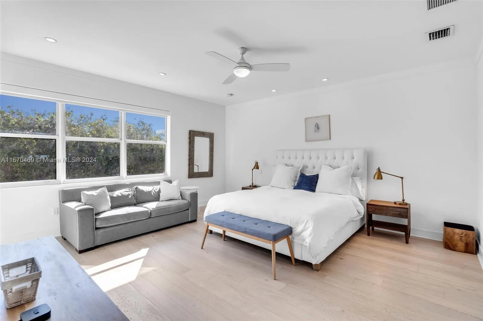 Key Biscayne, Florida 33149, United States, 5 Bedrooms Bedrooms, ,6 BathroomsBathrooms,Residential,Active,90237