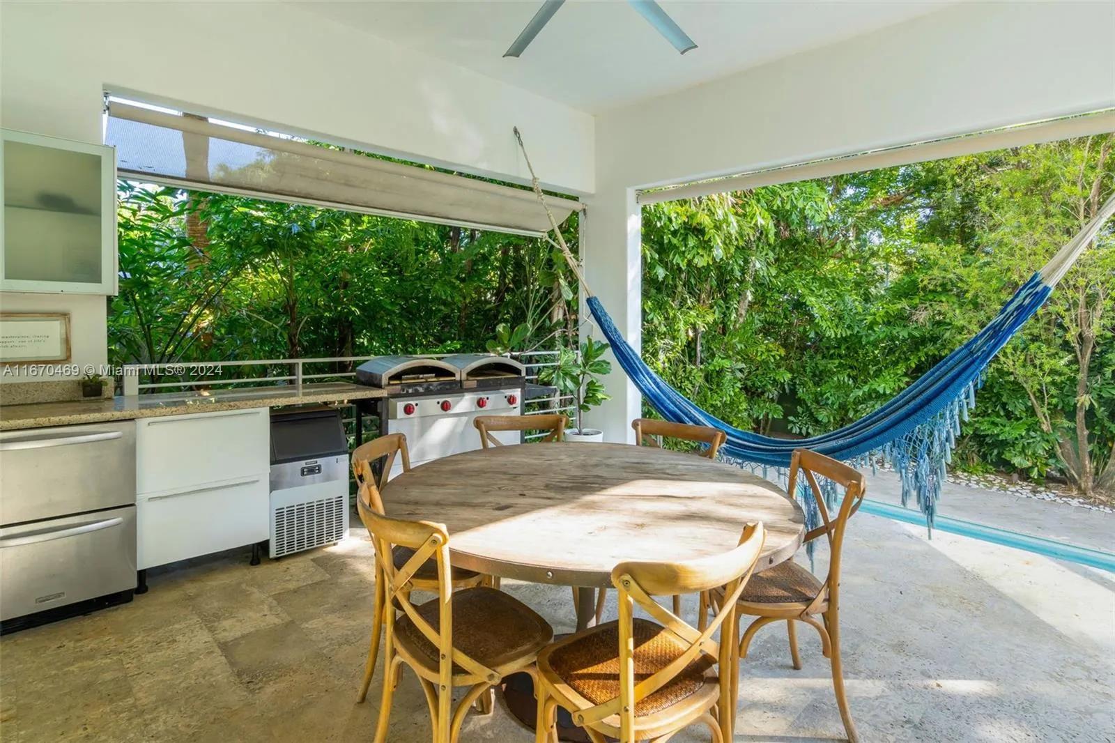 Key Biscayne, Florida 33149, United States, 5 Bedrooms Bedrooms, ,6 BathroomsBathrooms,Residential,Active,90237