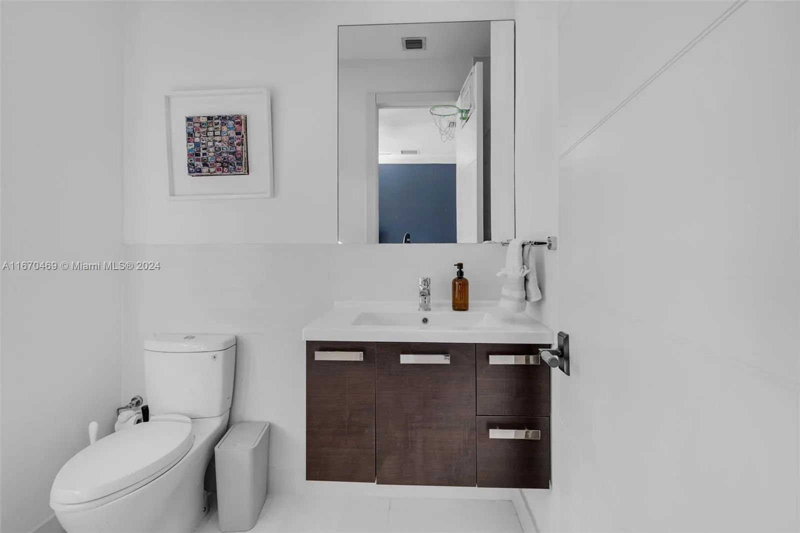 Key Biscayne, Florida 33149, United States, 5 Bedrooms Bedrooms, ,6 BathroomsBathrooms,Residential,Active,90237