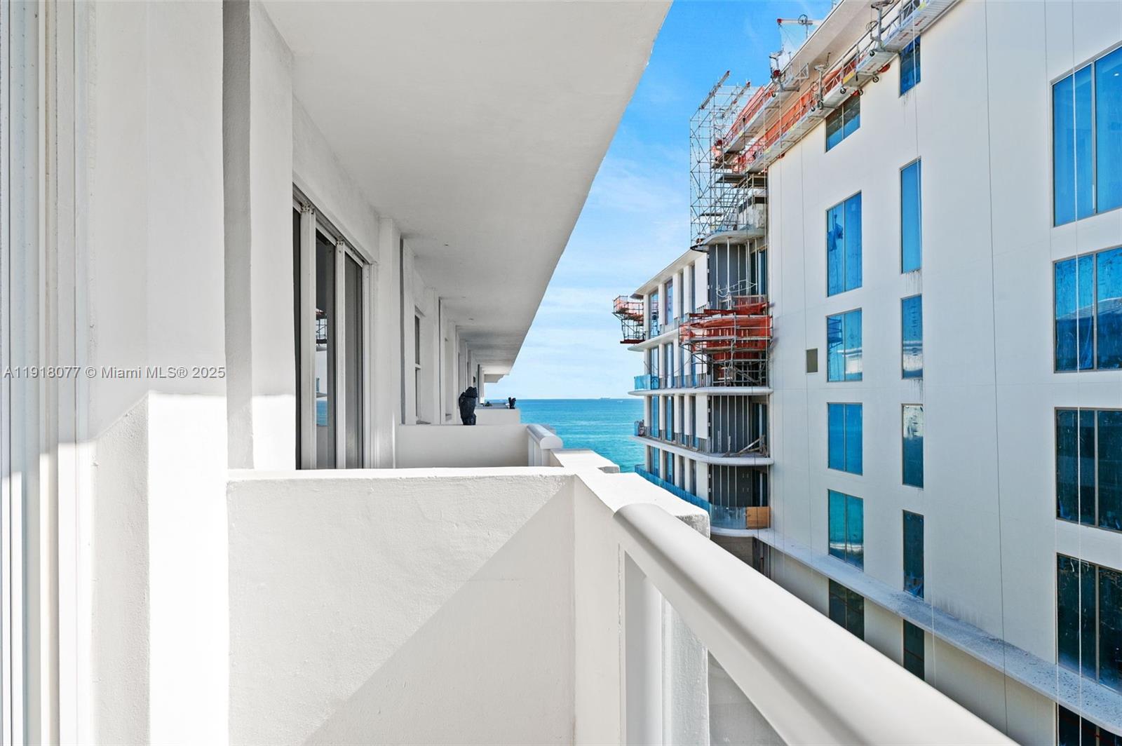 CARLISLE ON THE OCEAN CON - Residential