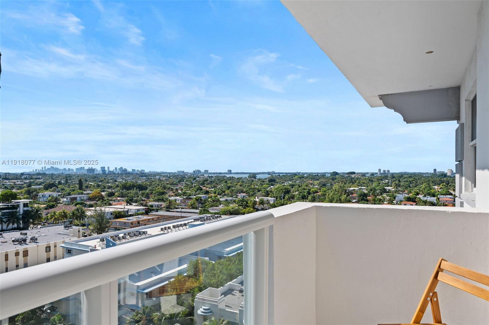 CARLISLE ON THE OCEAN CON - Residential