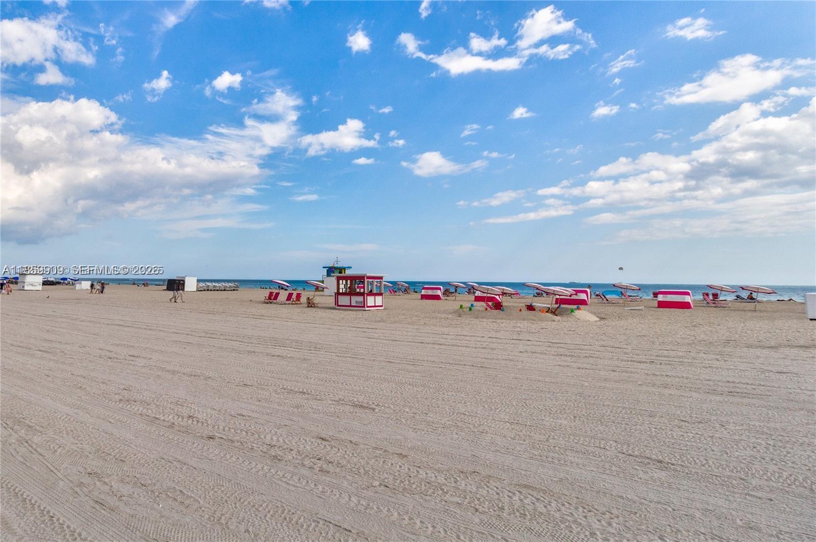 1621 Collins Ave 404