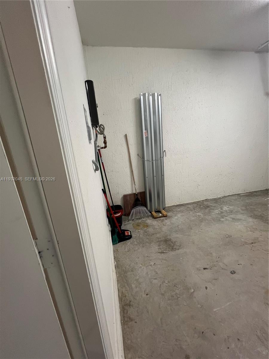 PINE ISLE - Residential Lease