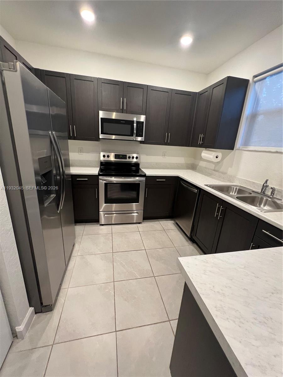 PINE ISLE - Residential Lease