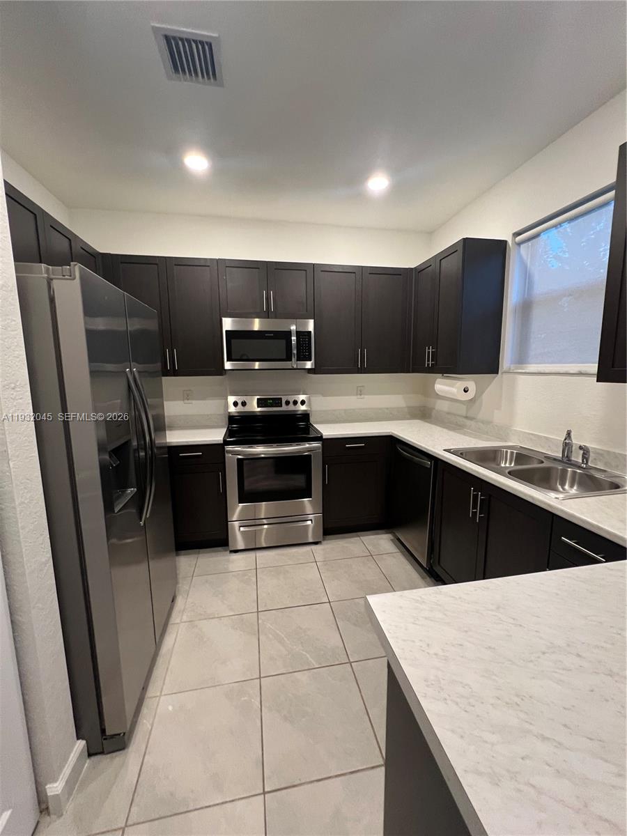 PINE ISLE - Residential Lease