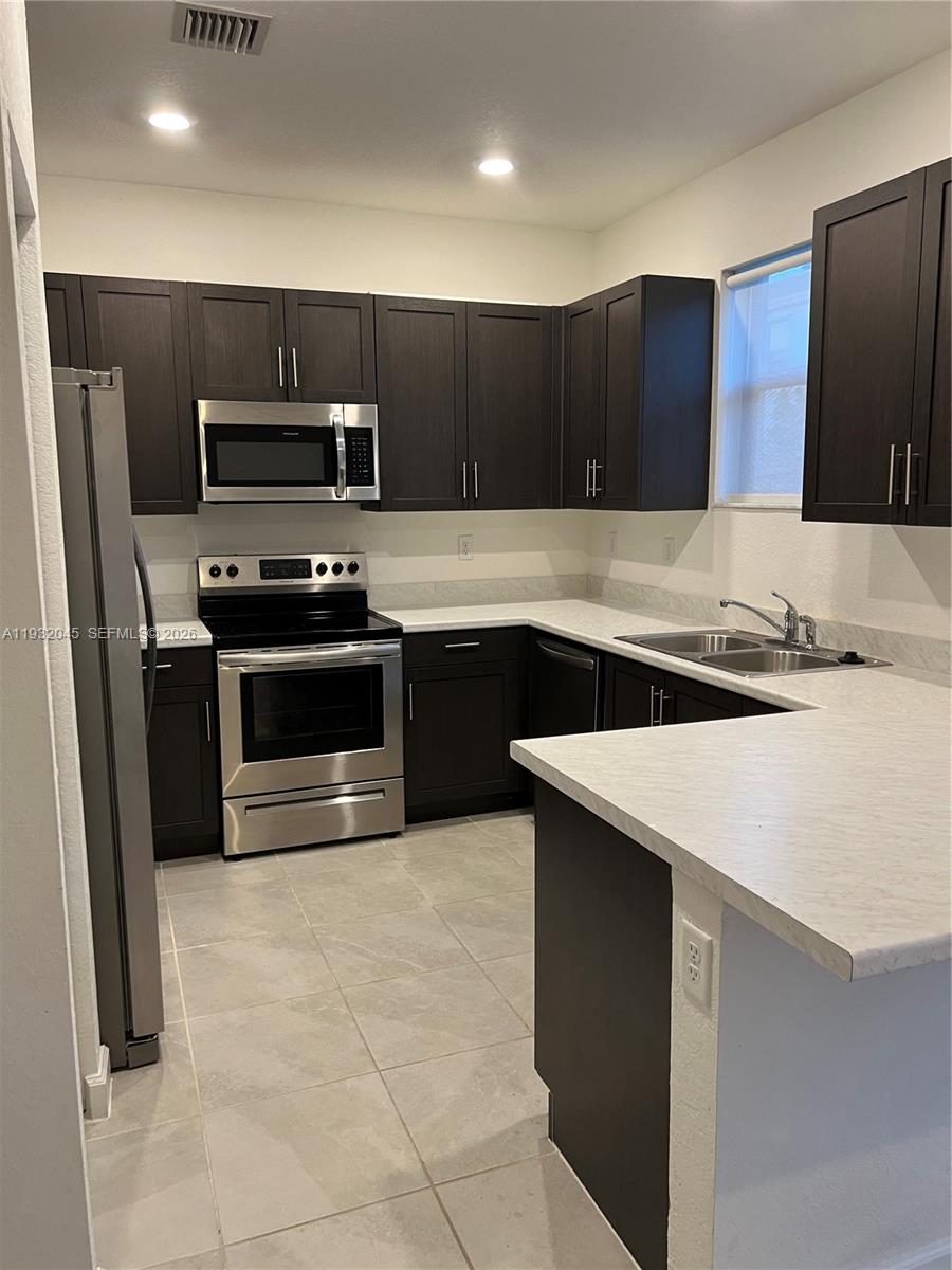 PINE ISLE - Residential Lease