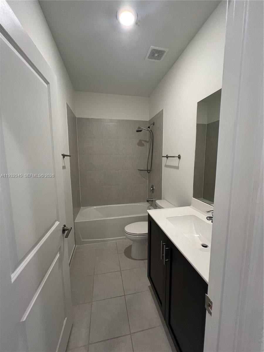 PINE ISLE - Residential Lease