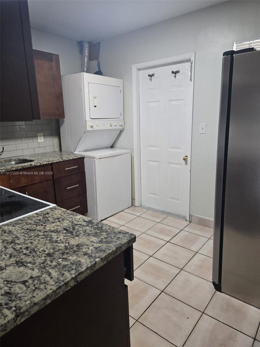 HAMPSHIRE VILLAS CONDO - Residential Lease