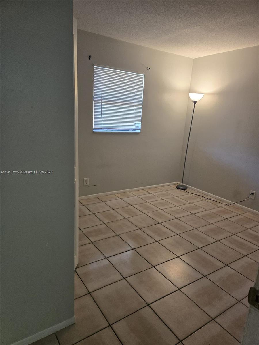HAMPSHIRE VILLAS CONDO - Residential Lease