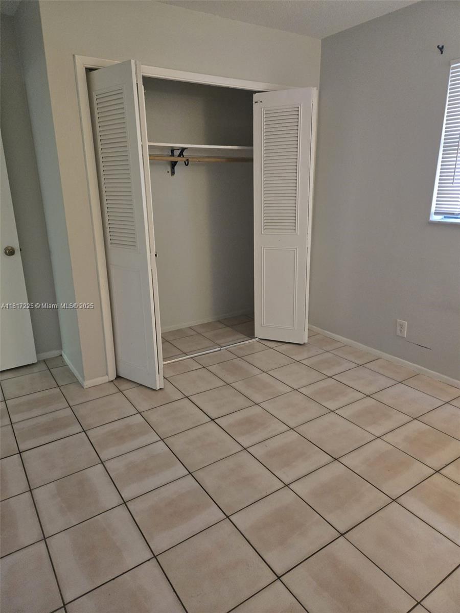 HAMPSHIRE VILLAS CONDO - Residential Lease