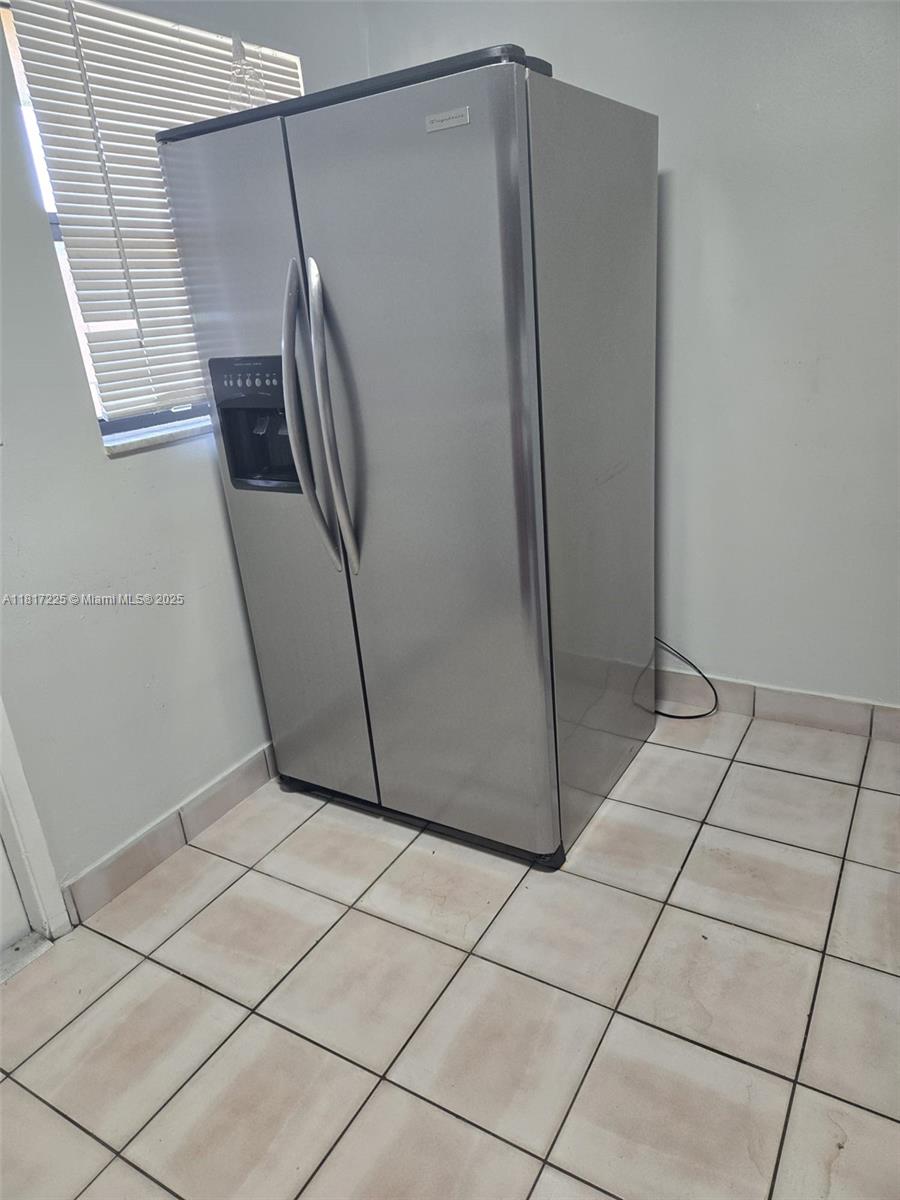 HAMPSHIRE VILLAS CONDO - Residential Lease