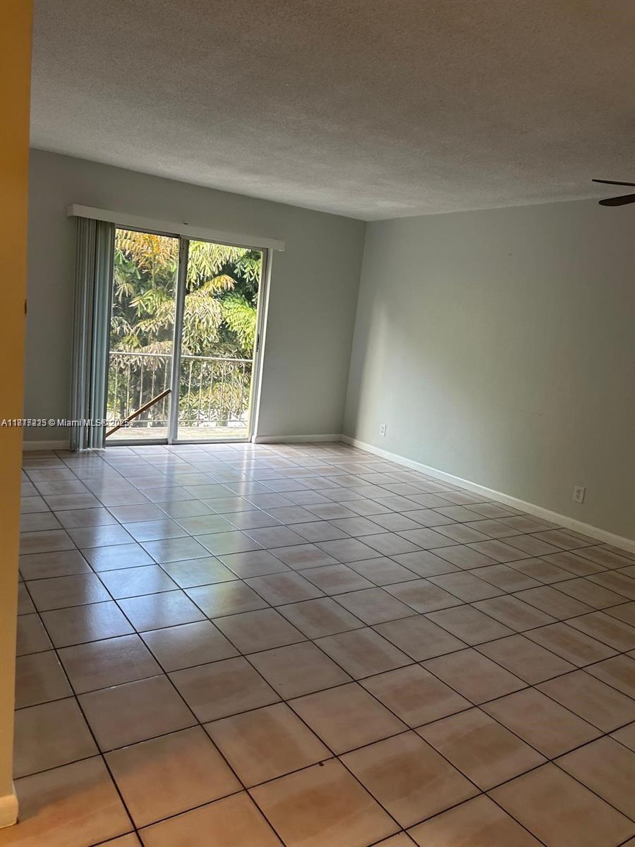 HAMPSHIRE VILLAS CONDO - Residential Lease