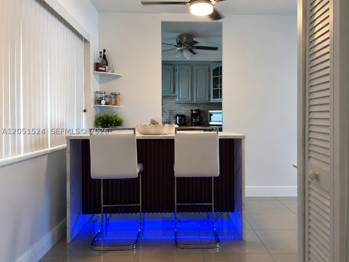220 Kings Point Dr 304