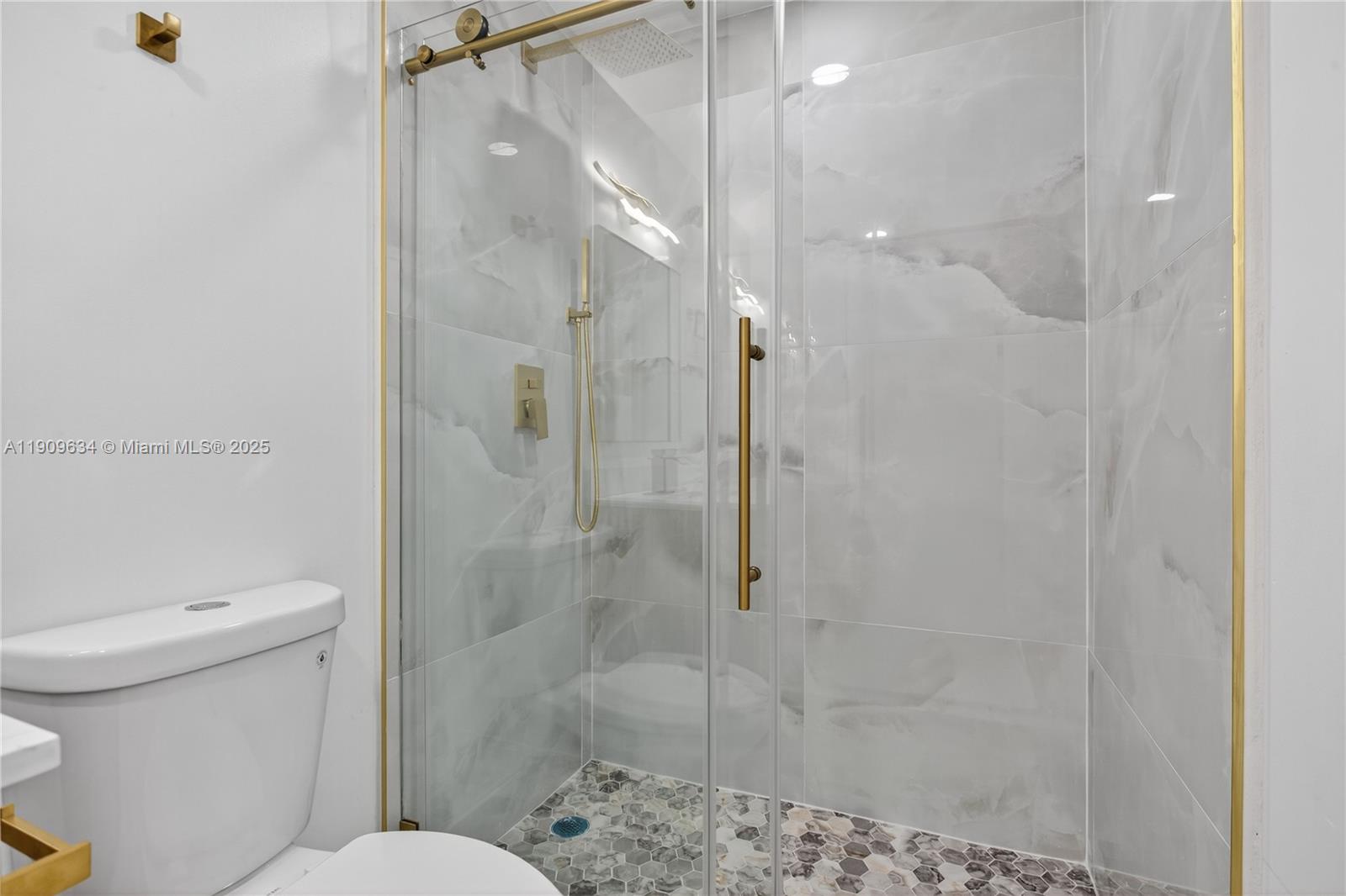 CRYSTAL LAKE 2ND SEC - Residential