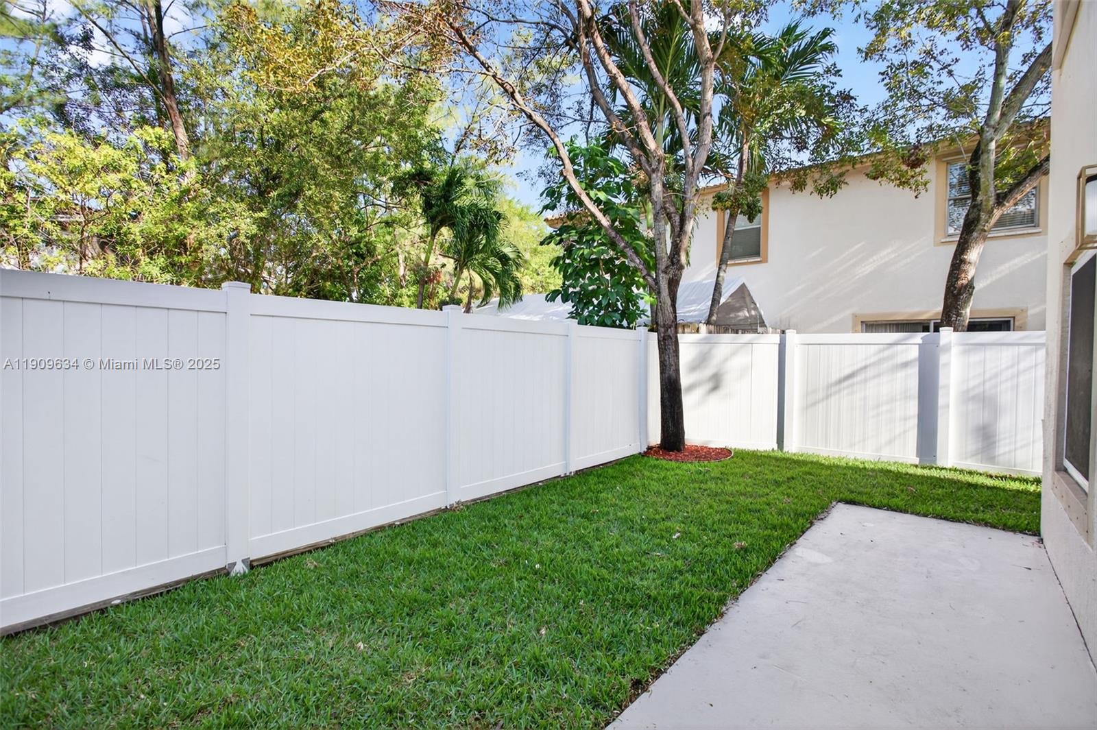 CRYSTAL LAKE 2ND SEC - Residential