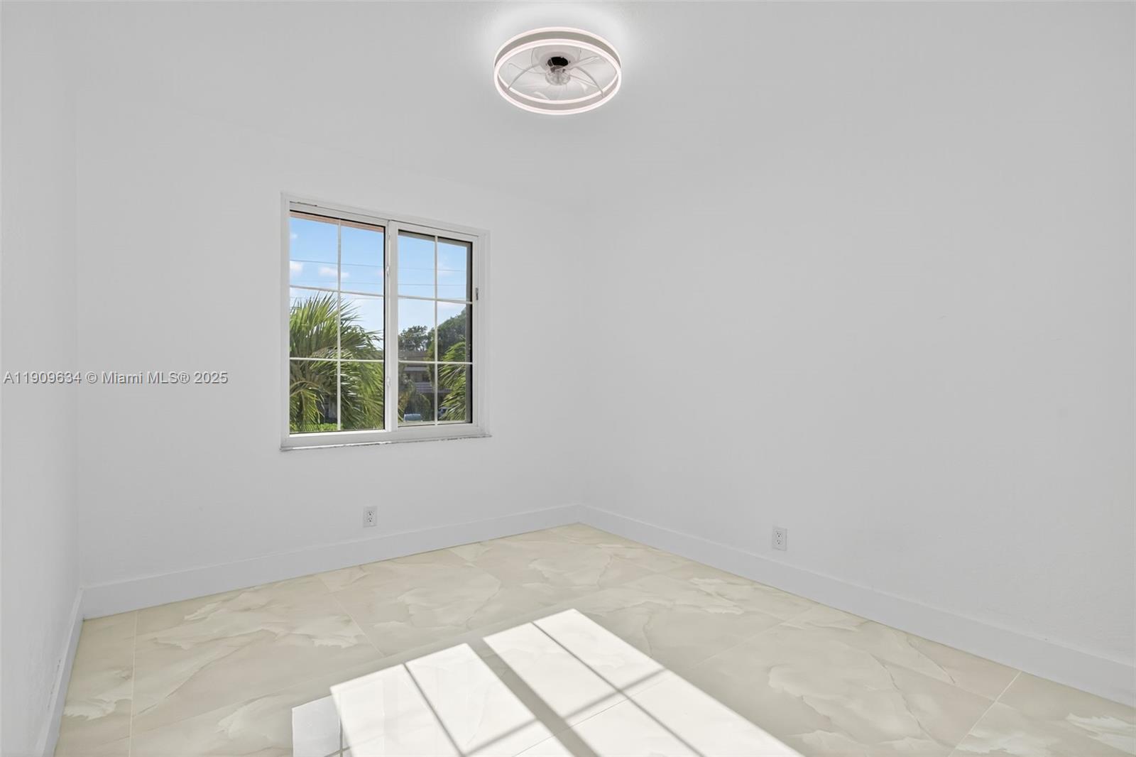 CRYSTAL LAKE 2ND SEC - Residential