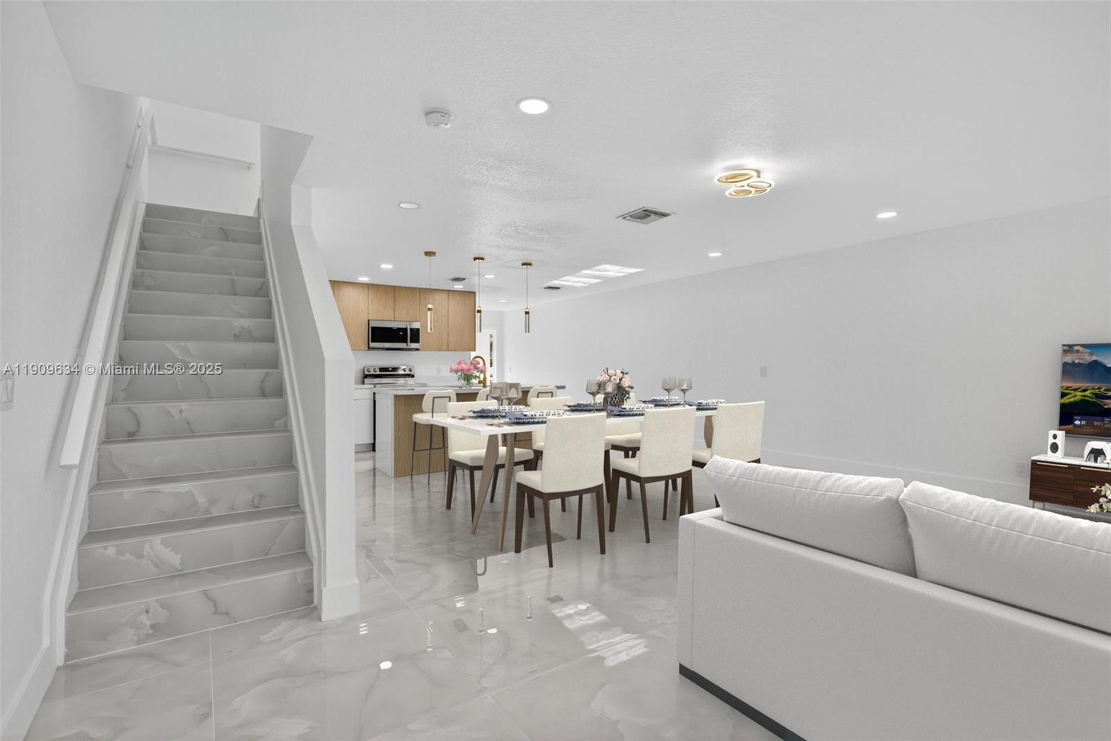 CRYSTAL LAKE 2ND SEC - Residential