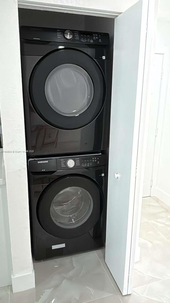 CRYSTAL LAKE 2ND SEC - Residential