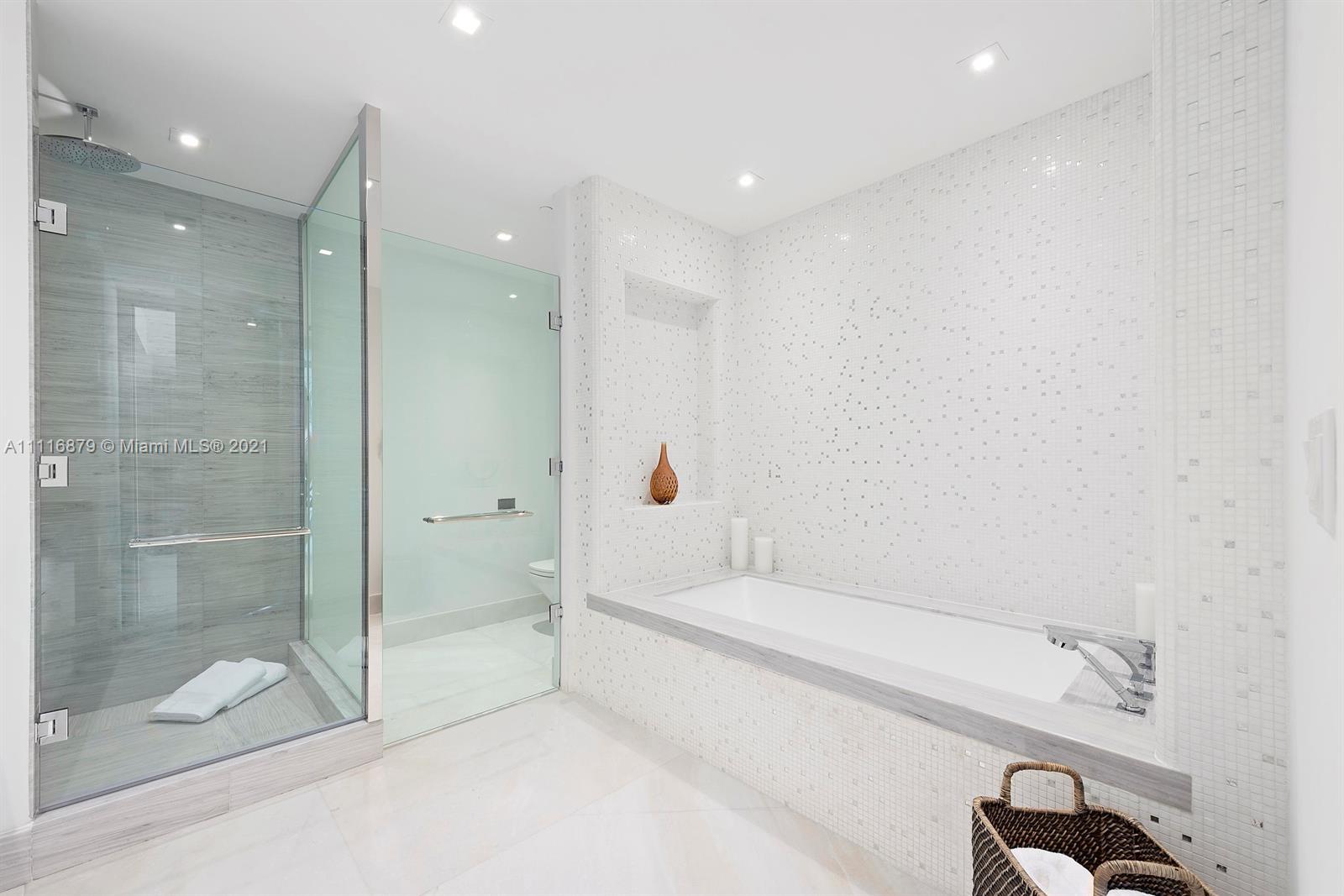 JADE SIGNATURE CONDO - Residential