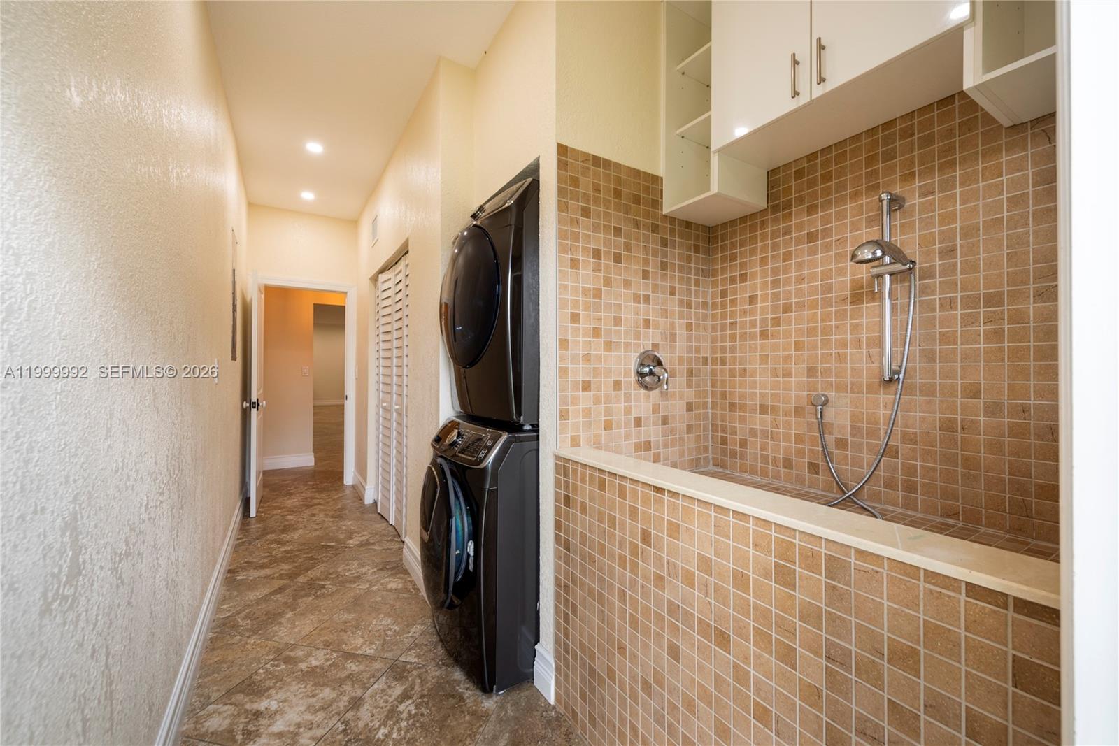 BONAVENTURE LAKES ADD 1 - Residential