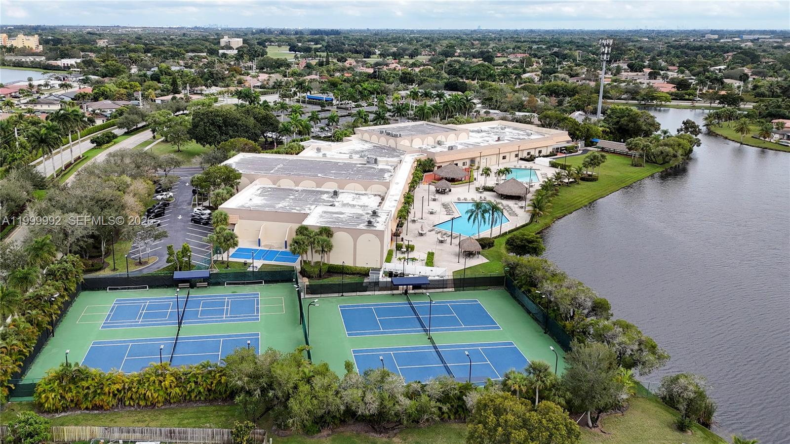 BONAVENTURE LAKES ADD 1 - Residential