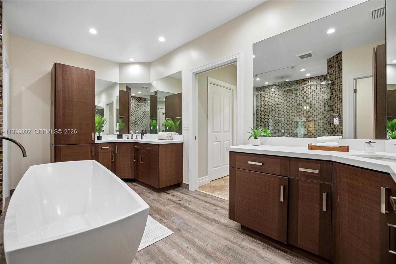 BONAVENTURE LAKES ADD 1 - Residential