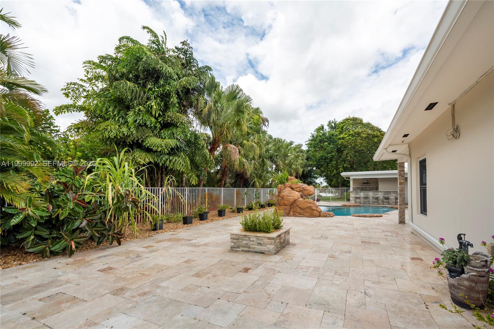 BONAVENTURE LAKES ADD 1 - Residential