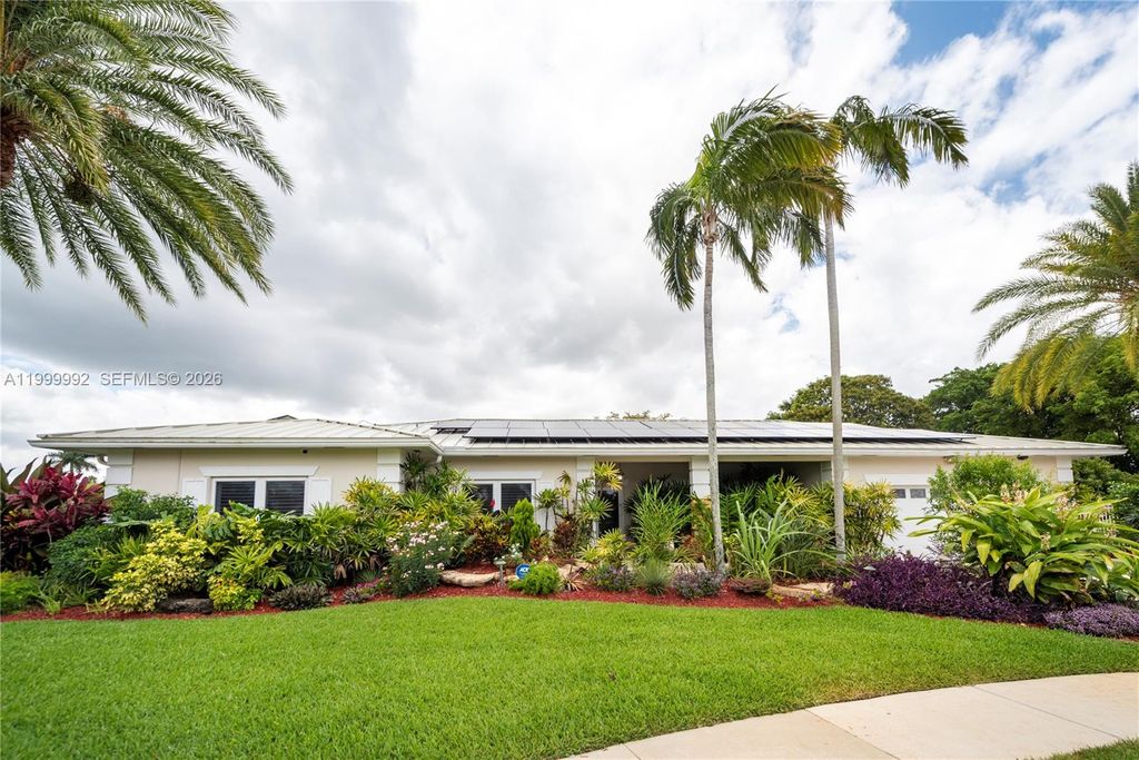 Photo of 16751 Waters Edge Dr, Weston, FL 33326 (MLS # A11999992)