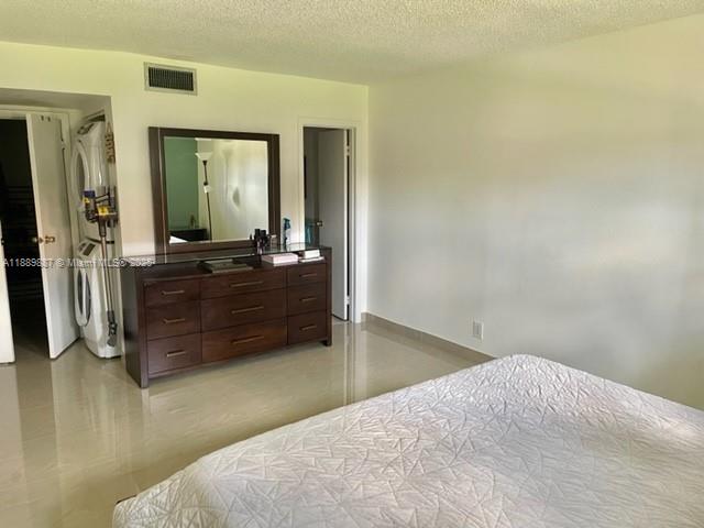 LAURELS AT MARGATE CONDO - Residential Lease