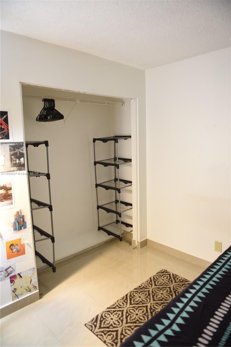 LAURELS AT MARGATE CONDO - Residential Lease