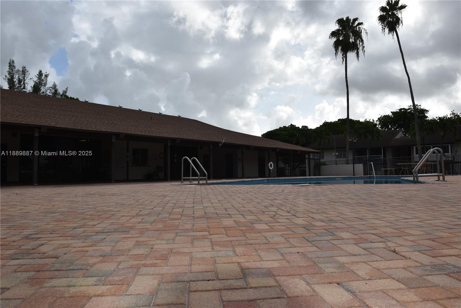 LAURELS AT MARGATE CONDO - Residential Lease