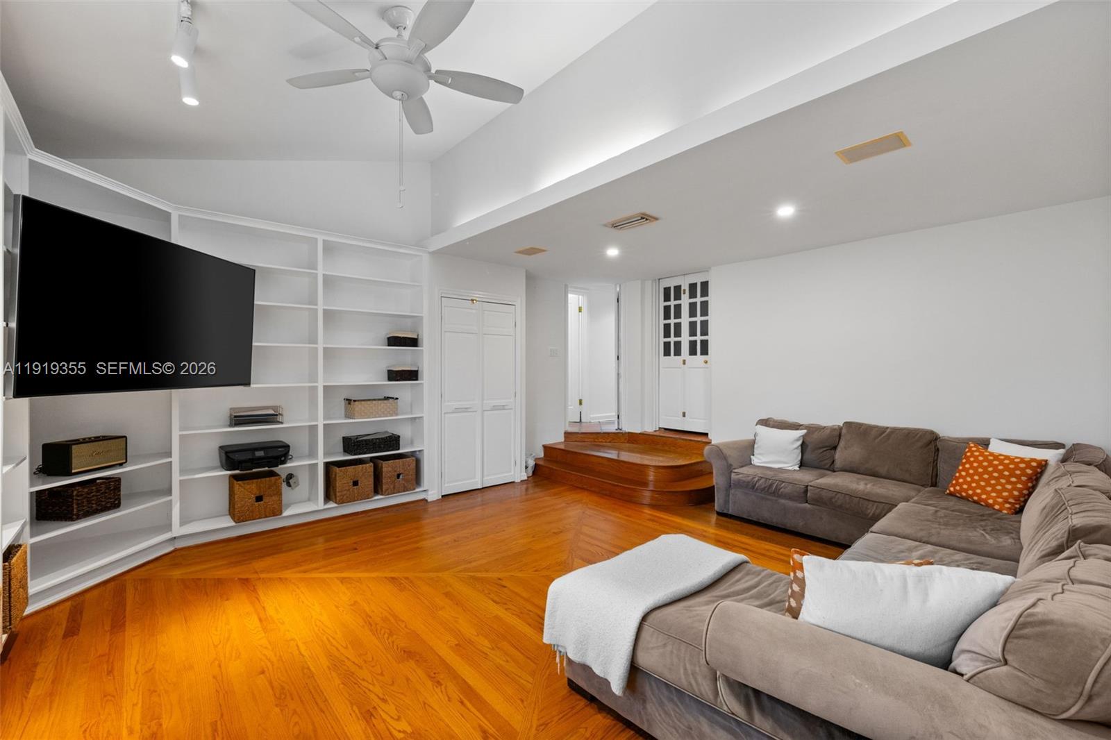 BEACH VIEW ADDN - Residential